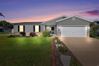 713 Pinckney St, Warrenton, MO 63383