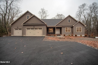 29 Sweet Rd, Gansevoort, NY 12831