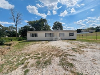 9 Corral Ln, Villa Ridge, MO 63089