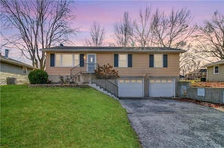 507 W 31st St, Higginsville, MO 64037