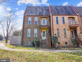 1741 Cy Ct, Vienna, VA 22182