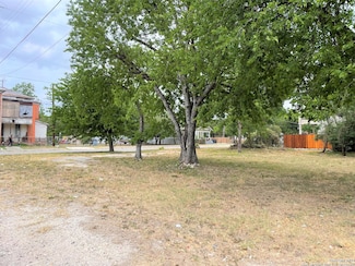 902 S Mittman St, San Antonio, TX 78210
