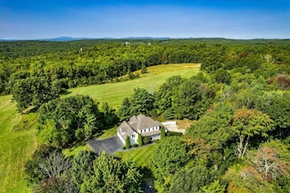371 Tibbetts Hill Rd, Goffstown, NH 03045