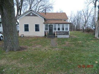 101 Hambleton St, Grant Park, IL 60940