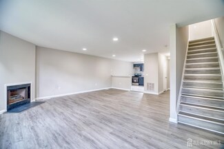 149 Keswick Dr, Piscataway, NJ 08854