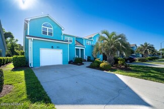 653 Settlers Ln, Kure Beach, NC 28449