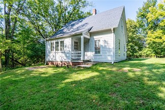 525 S 44th St, Decatur, IL 62521