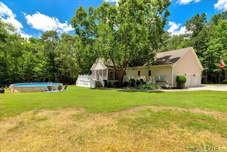 691 Hawks Nest Dr, Bracey, VA 23919