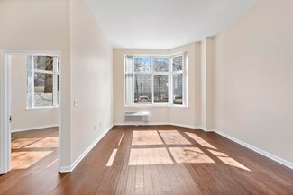 20 2nd St Unit 110, Jersey City, NJ 07302