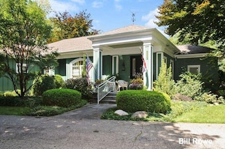 2232 Sheffield Ln, Fennville, MI 49408