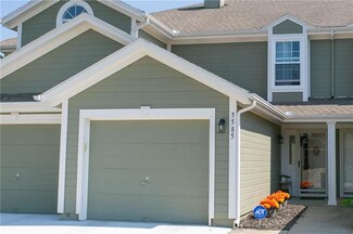 5585 NW Moonlight Meadow Dr, Lees Summit, MO 64064