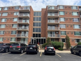 2211 S Highland Ave Unit 4C, Lombard, IL 60148