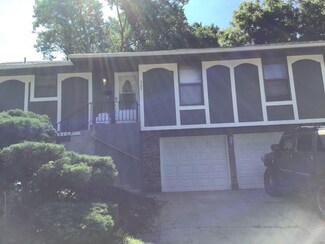 5121 Fairway Dr, Kansas City, MO 64129