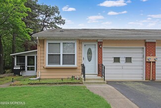 8A Lexington Dr, Whiting, NJ 08759