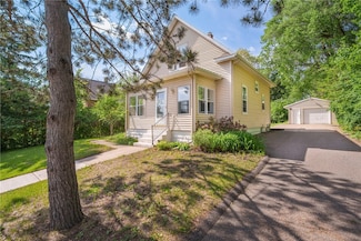 1528 Bellevue Ave, Eau Claire, WI 54703