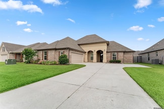 8819 Shepard Dr, Denham Springs, LA 70726