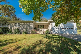 215 Viewpoint Dr, Hot Springs National Park, AR 71913