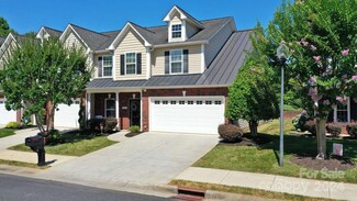 2016 Talbot Ln, Hickory, NC 28602
