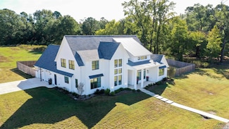 8308 Greenhead Dr, Texarkana, TX 75503