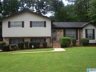 7405 Dogwood Ln, Fairfield, AL 35064