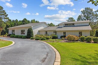 970 Diamondhead Dr S, Pinehurst, NC 28374