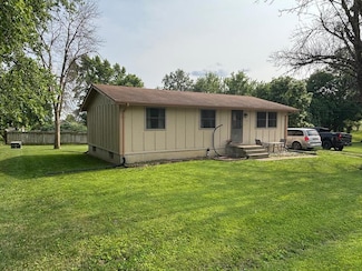 110 Windmill Ln, Shelbina, MO 63468