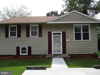 5614 Duchaine Dr, Lanham, MD 20706