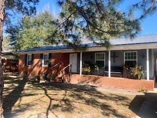 1147 Crescent Dr, Tifton, GA 31794
