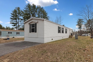 5 Ashleigh Ln, Standish, ME 04084