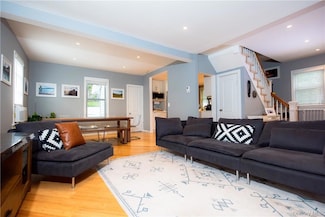 37 S Washington Ave, Hartsdale, NY 10530