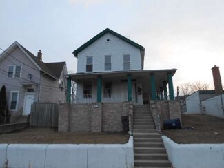 279 Raymond St, Elgin, IL 60120
