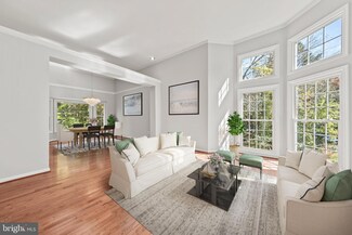 9402 Wooded Glen Ave, Burke, VA 22015