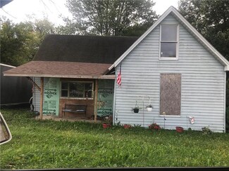 207 W Mulberry St, Westport, IN 47283