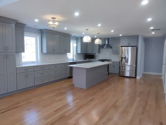 12 Meadow Ln, Worcester, MA 01602
