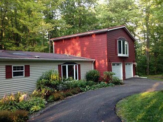758 Oak Street Extension, Pulaski Township - Law, PA 16140