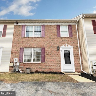 10 Shadow Ln, Bear, DE 19701
