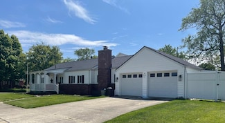 221 Ardmore Rd, Springfield, OH 45504