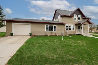 670 Myrtle Ave N, Browerville, MN 56438