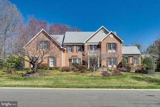 10512 Dunn Meadow Rd, Vienna, VA 22182