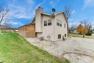 134 Fossil Lake Rd, Wilmington, IL 60481