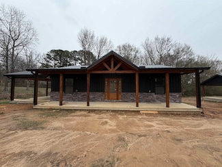 279 Oakgrove Rd, Selmer, TN 38375