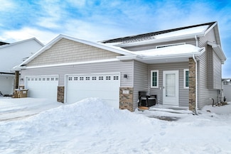 71 Mulberry Loop NE, Minot, ND 58703