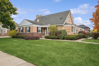 4400 W Pratt Ave, Lincolnwood, IL 60712
