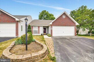 16 Tunbridge Ln, Carlisle, PA 17015