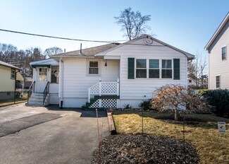 32 Wamsutta Ave, Waltham, MA 02451