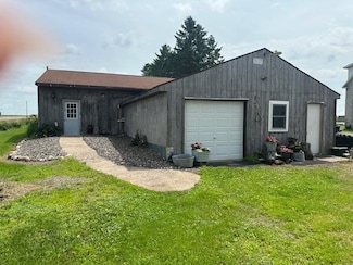 W4221 Apple Ave, Medford, WI 54451