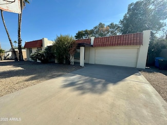 2517 E Sahuaro Dr, Phoenix, AZ 85028