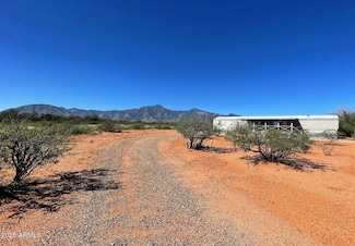 6612 S Natoma Trail, Hereford, AZ 85615