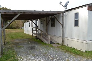 828 Marsh Hawk Rd, Mathews, VA 23109