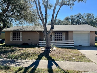 1404 Glendale Dr, Beeville, TX 78102